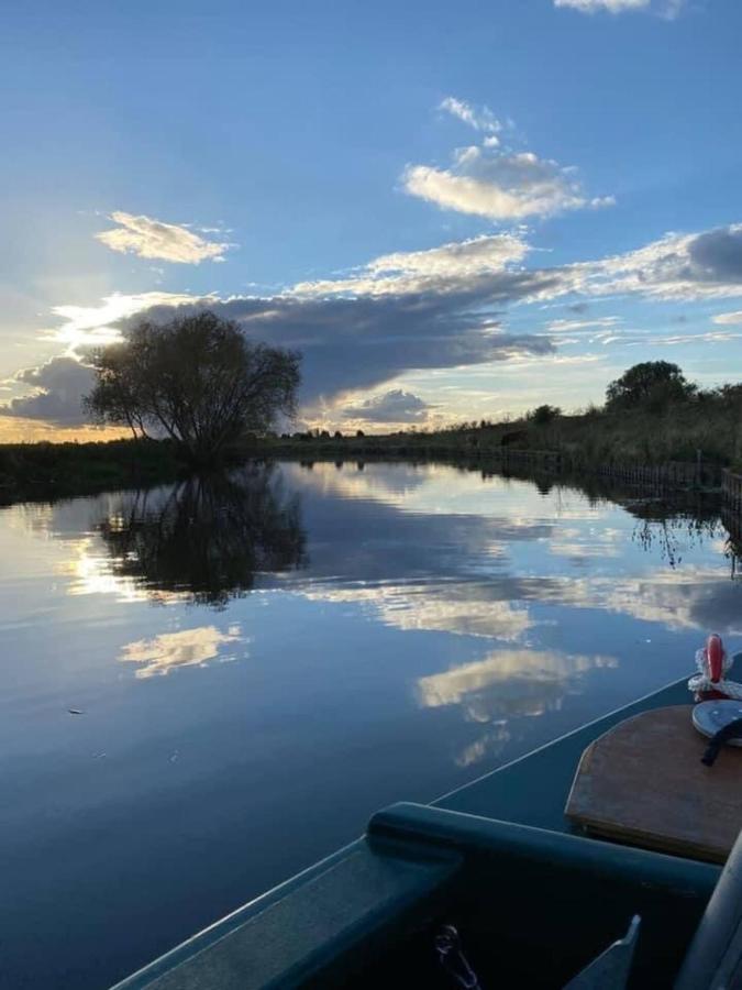 Narrowboats - Beautiful New Moon Narrowboat * Cambridge (Cambridgeshire)