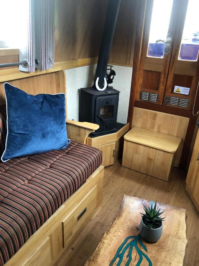Narrowboats - Beautiful New Moon Narrowboat
