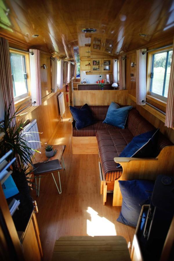 Narrowboats - Beautiful New Moon Narrowboat Botel