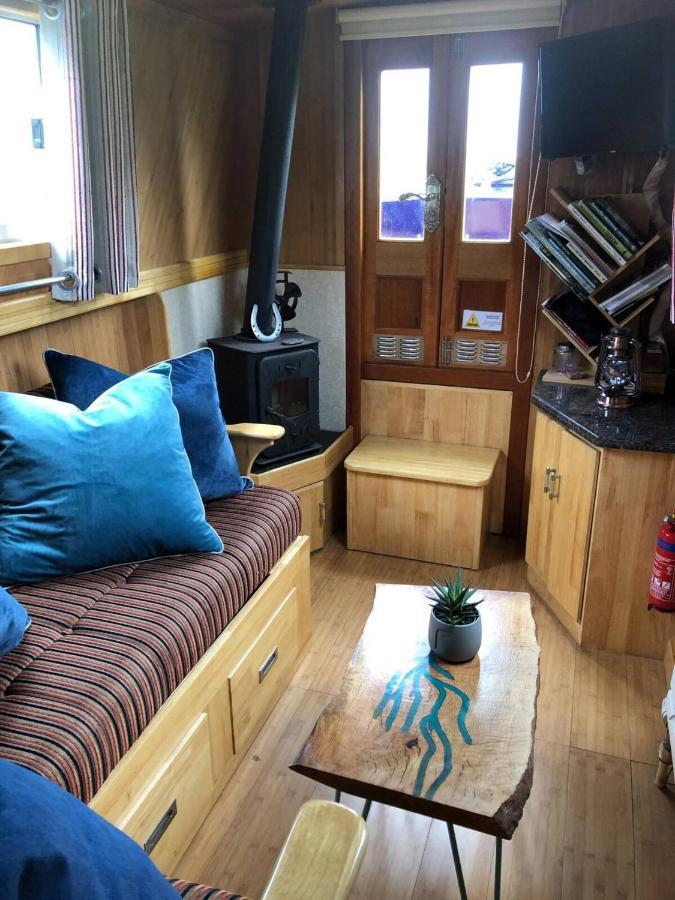 Narrowboats - Beautiful New Moon Narrowboat Cambridge (Cambridgeshire)